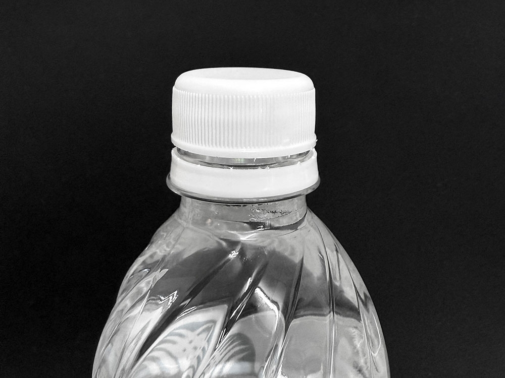 Plastic bottle caps Knives - Perforation