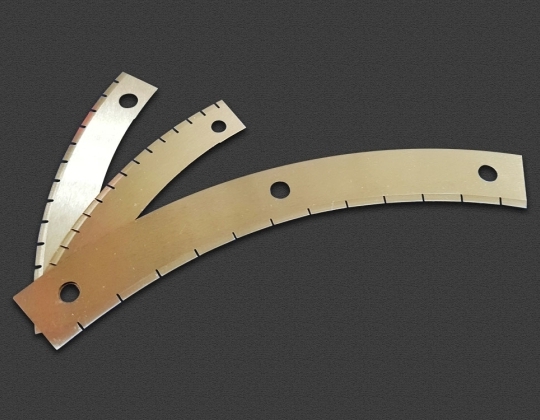 Plastic bottle caps Knives - Perforation